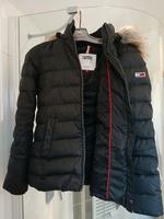 Tommy Hilfiger Jacke S schwarz Daunen neuwertig Bayern - Salzweg Vorschau