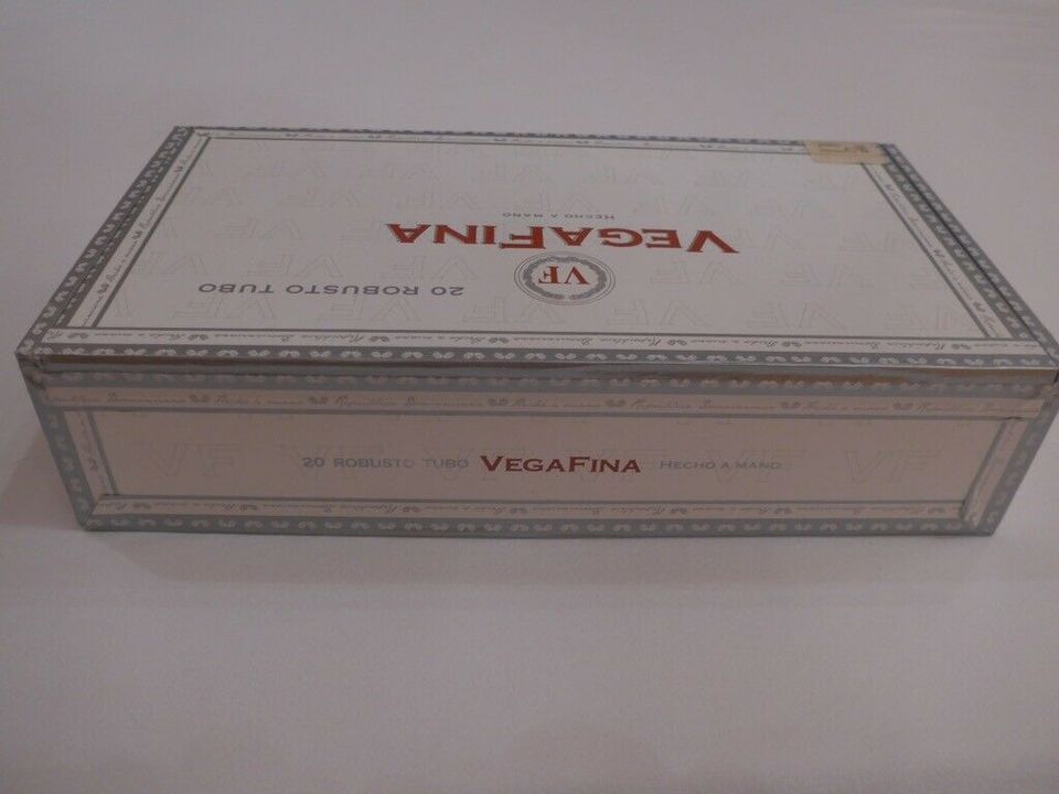 f. Bau CBG; 3 x LEERE Zigarren-Kiste VegaFina, Robusto Tubo in München