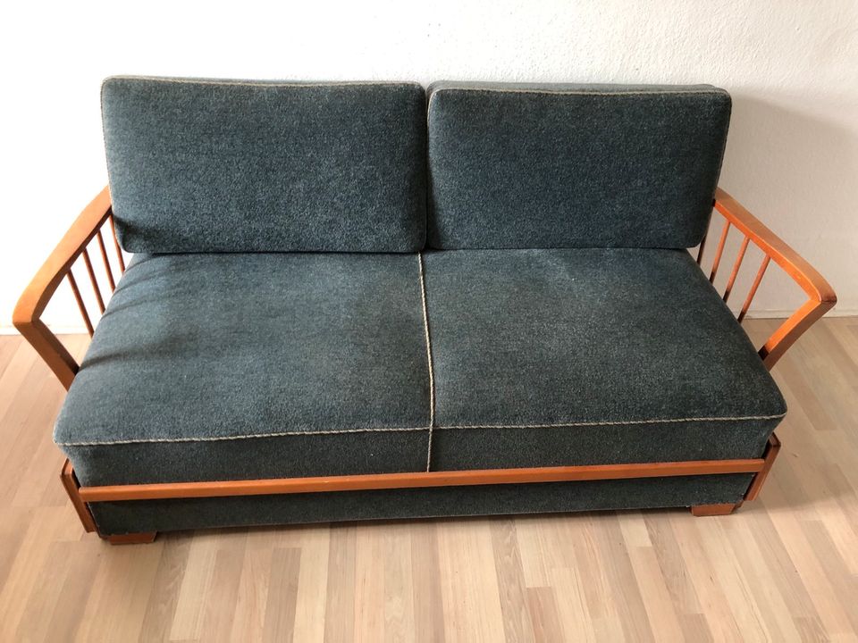 Stylisches Sofa aus den 70ern in Berlin