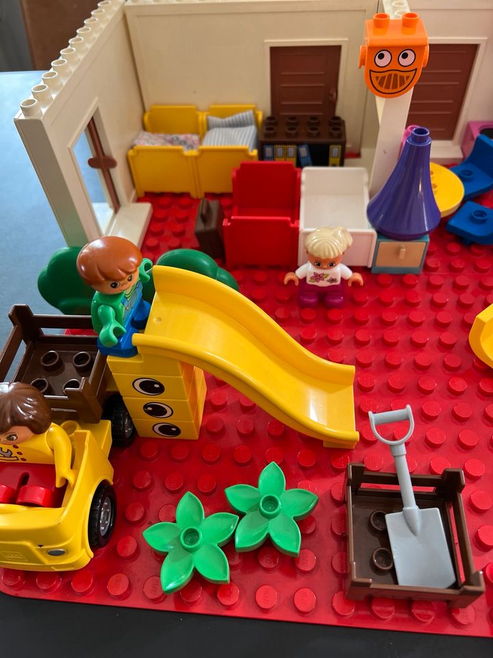 Lego Duplo Haus, Auto, Familie, Spielplatz, Küche, Schlafzimmer, in Darmstadt