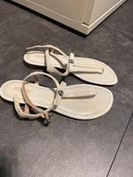 Michael Kors Damen Zehensteg Sandale gr. 38 cream neuwertig Nordrhein-Westfalen - Alsdorf Vorschau