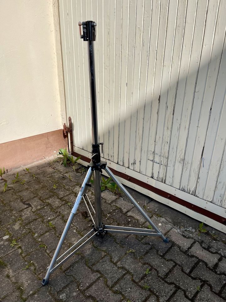 Manfrotto 070 U Verfolger-Stativ in Osthofen