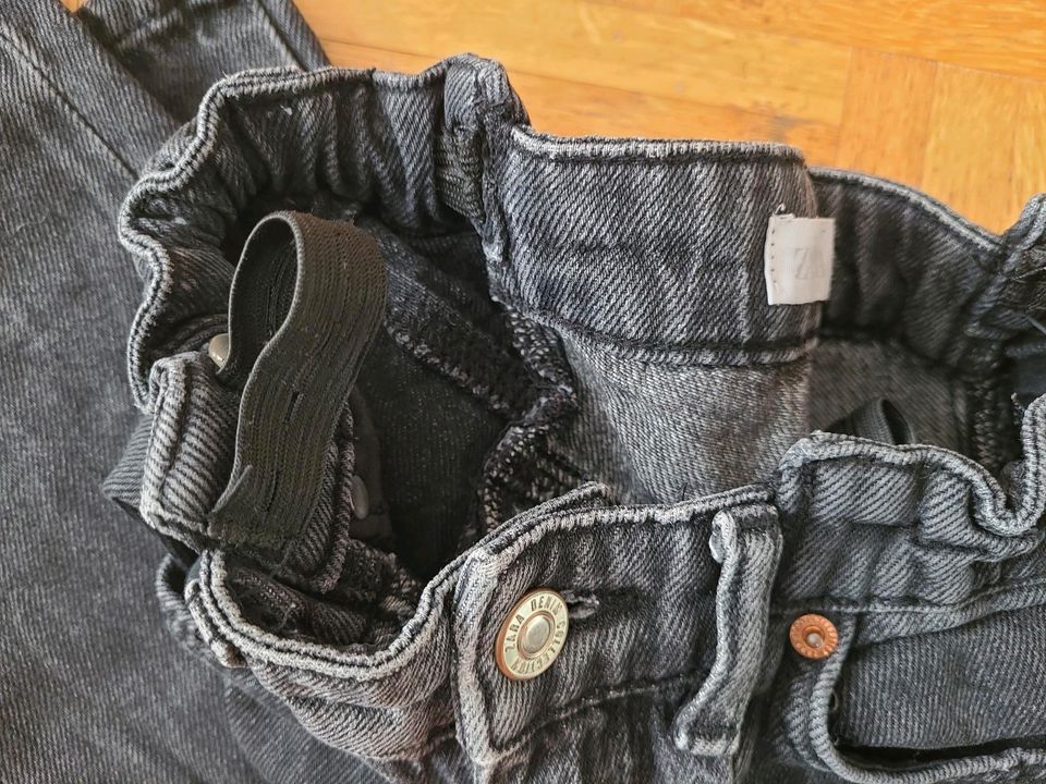 Zara Jeans schwarz grau zweifarbig 140 in Meckenbeuren