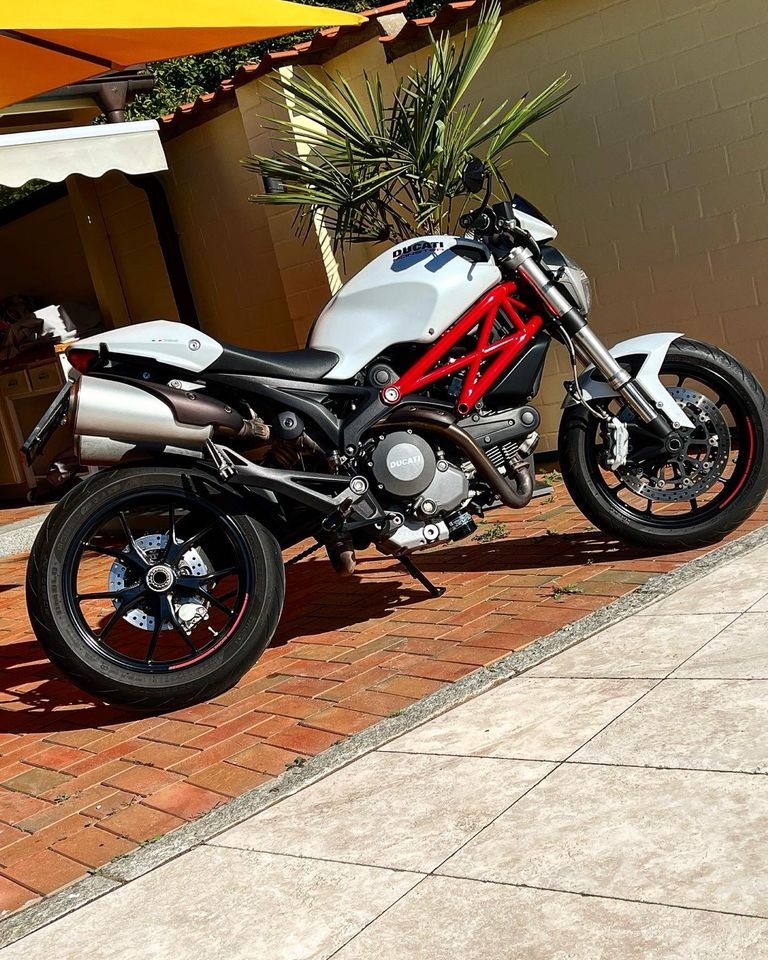 Ducati Monster 796 ABS Bj. 2012 19200Km in Bleckede