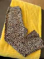 Moderne ZARA Hose in Leo Print Nordrhein-Westfalen - Burscheid Vorschau