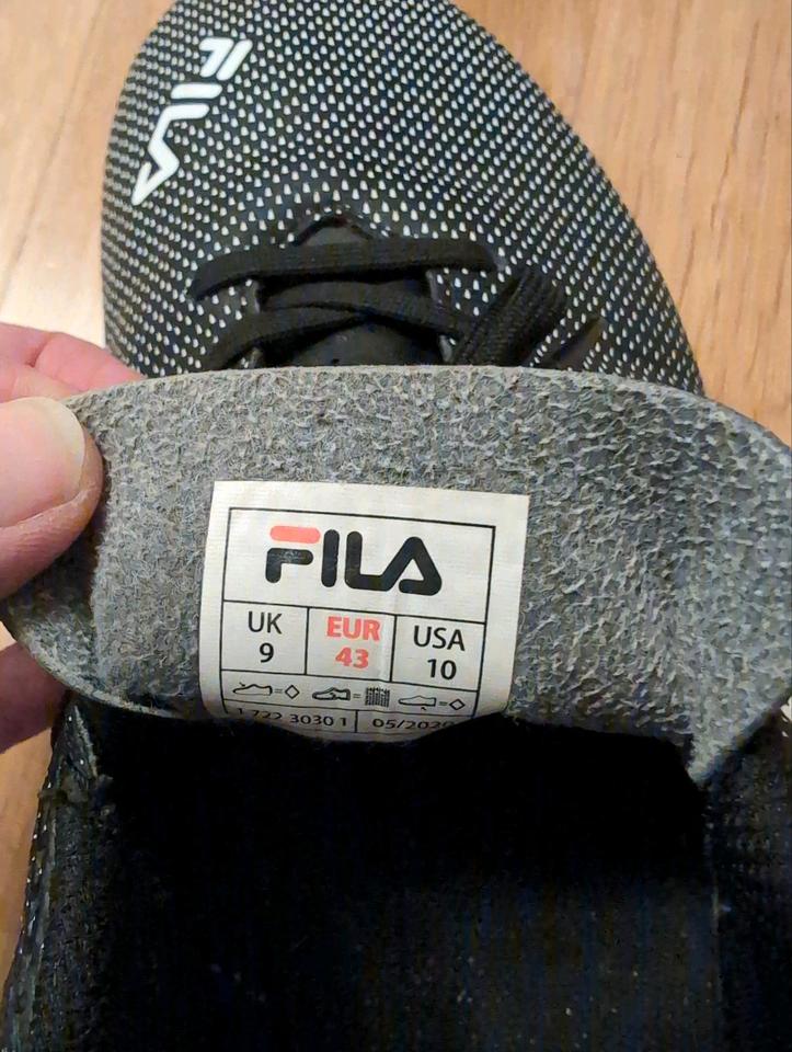 Fila Hallen Fußballschuhe Hallenturnschuhe Sneaker Gr.43 in Lindau