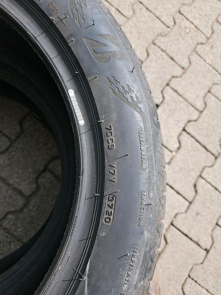 Bridgestone Reifen 215/55R18 in Titisee-Neustadt