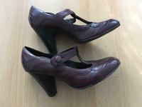 Dunkellila T-Spangen Pumps 5th Avenue Gr. 36 München - Sendling Vorschau