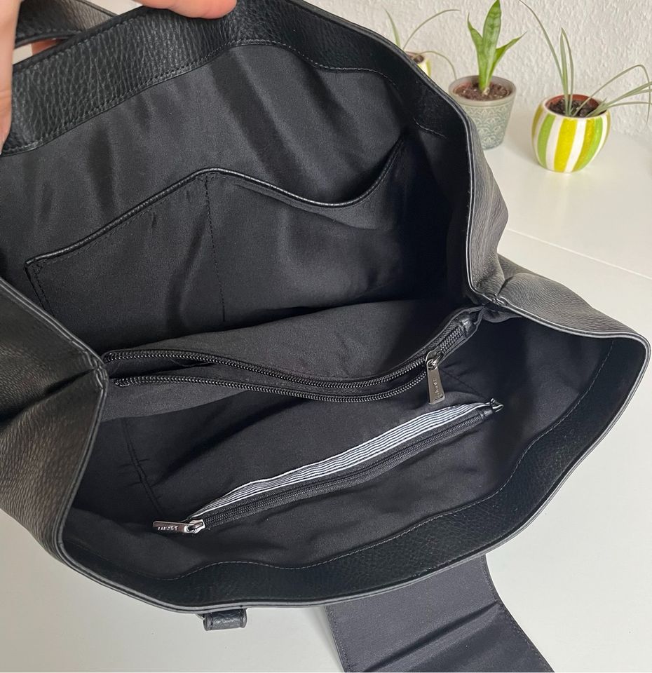 Grosse Handtasche in Schwarz von Esprit in Lübeck