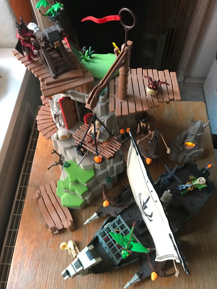 PLAYMOBIL Dragons Berk Burg Festung 9243 & 9244 Dragos Schiff in Berlin