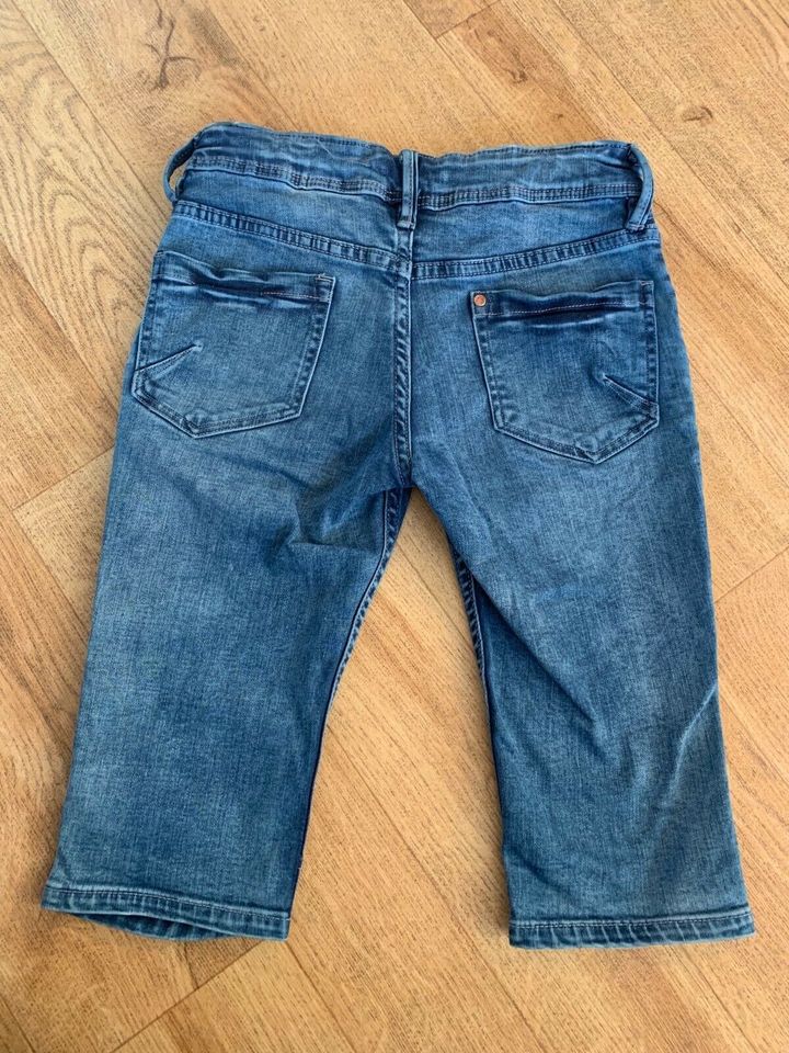 Caprihose / Jeans / Hose in 3/4-Länge für Mädchen, H&M, Gr. 134 in Bad Fallingbostel