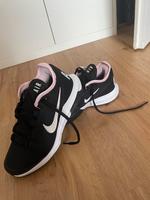 Nike air Damen (Größe 37,5 /6,5 ) Bayern - Penzberg Vorschau
