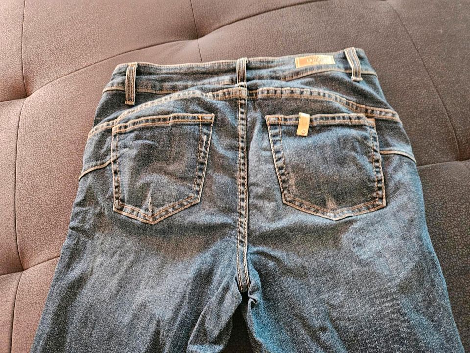 LiuJo Damen Jeans Gr 28 guter Zustand in Lutherstadt Wittenberg