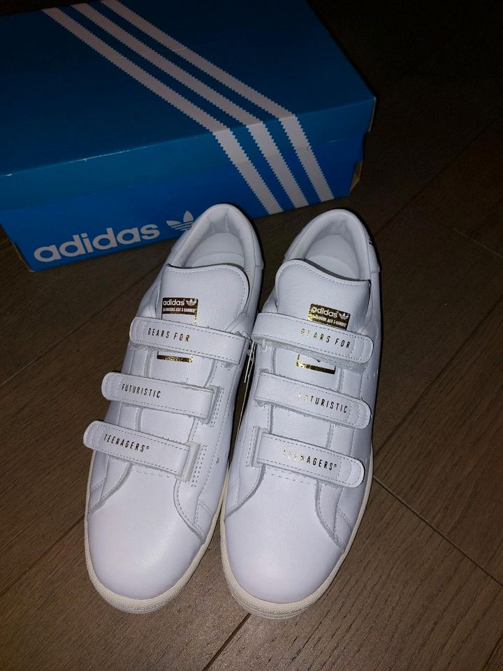 Adidas originals 46,5 neu herzen gold weiß in Heroldsberg