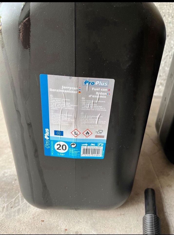 Kanister / Benzinkanister / Dieselkanister 4x20l 15€/Stück in Wernau