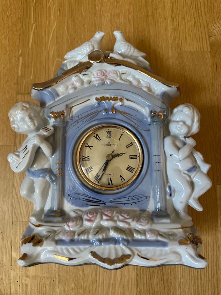 Tempic: Uhr/Nostalgie-Uhr/Kaminuhr/Deko-Uhr Quartz aus Porzellan in Baden-Baden