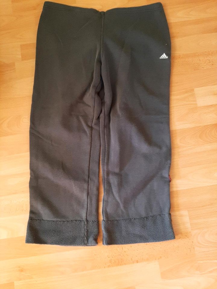 Schöne Damen Adidas Jogginghose Gr.42 in Eiterfeld