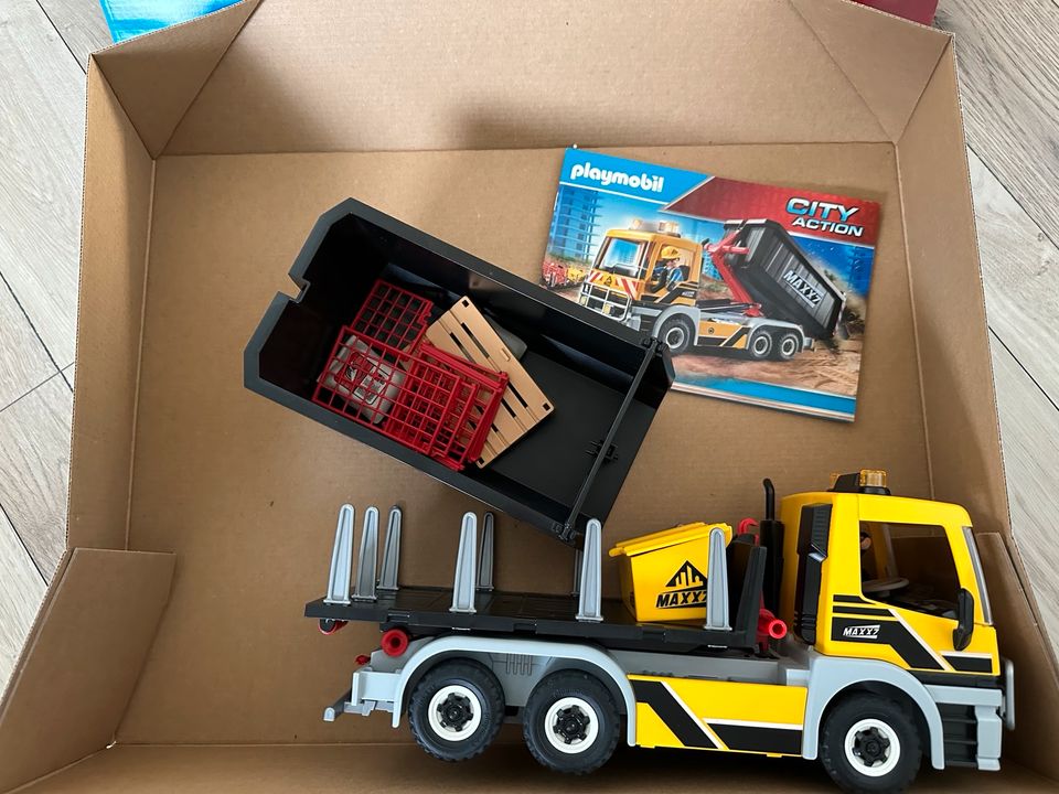 Playmobil 70444 LKW mit Wechselaufbau in Mayen