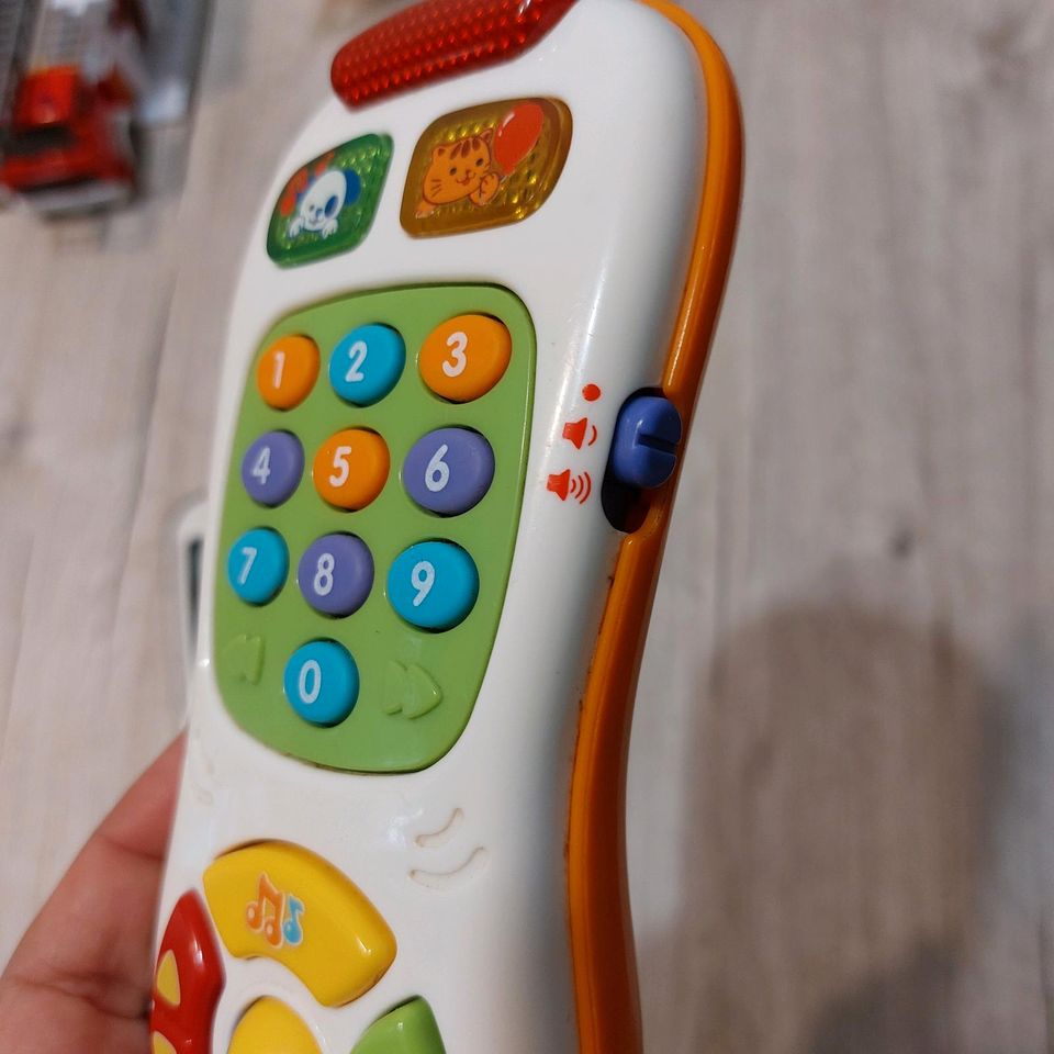 Spielzeug kinder Handys Fisher-Price in Neuenkirchen