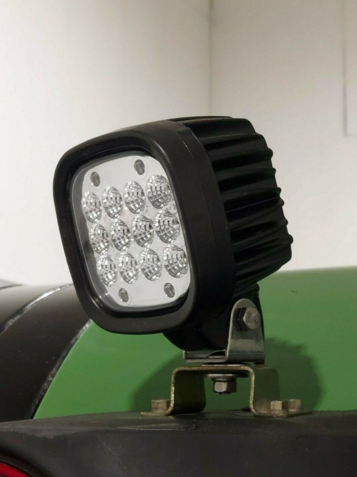 LED Arbeitsscheinwerfer Scheinwerfer Fendt Farmer Favorit Vario in Rohrsen