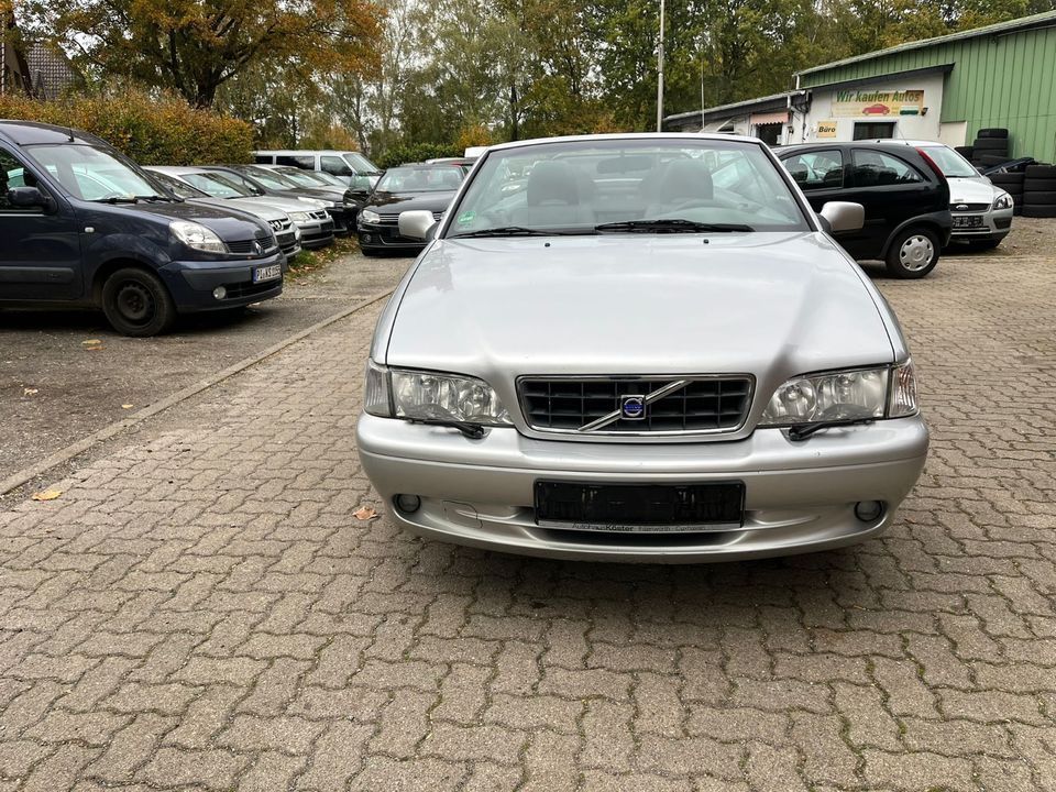 Volvo C70 Cabrio 2,0T Premium 2.Hand Scheckheft TÜV kommt neu in Quickborn