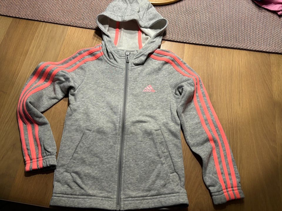 Adidas - Sweatshirtjacke - Größe 128 - grau/ neon Orange in Dörpen