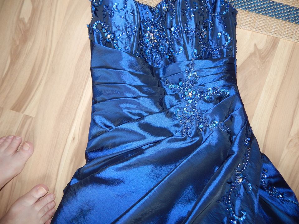 Traumkleid / Ballkleid Blau Gr. 38 / Hochzeit / Ball / Prinzessin in Horneburg