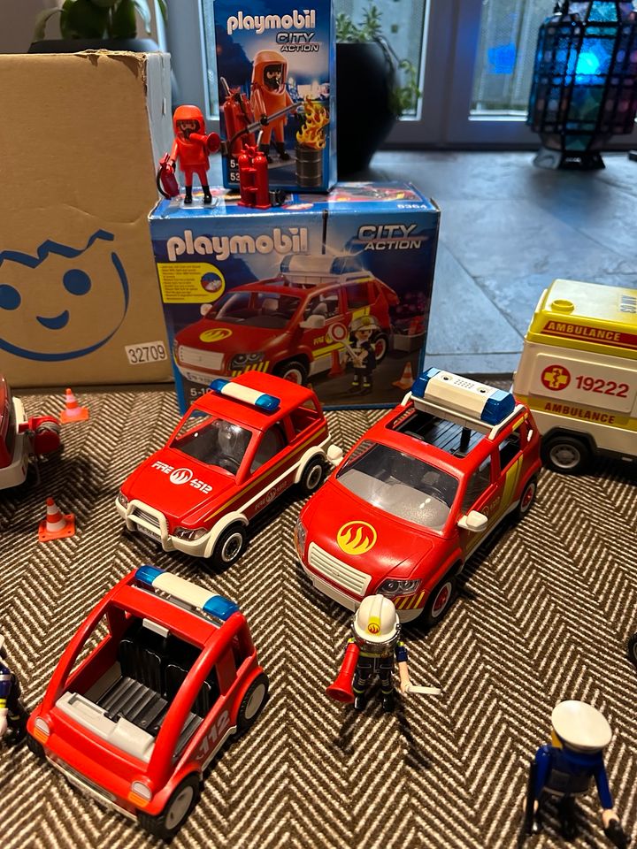 Playmobil Einsatzfahrzeuge Konvolut mit Licht & Sound OVP in Siegen