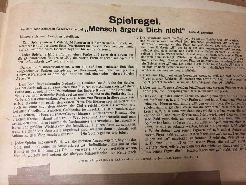 Flohmarktkiste alte antike Spiele Trödelkiste DDR PIKO Gloria in Leipzig