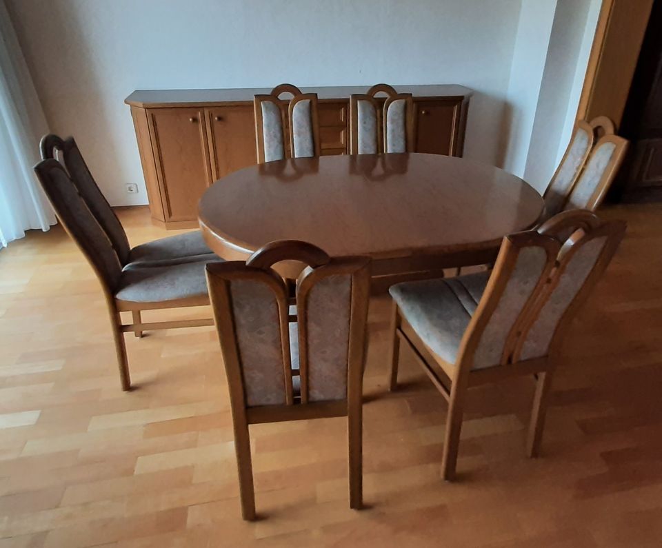Esszimmertisch mit 6 Stühlen in Kleinblittersdorf
