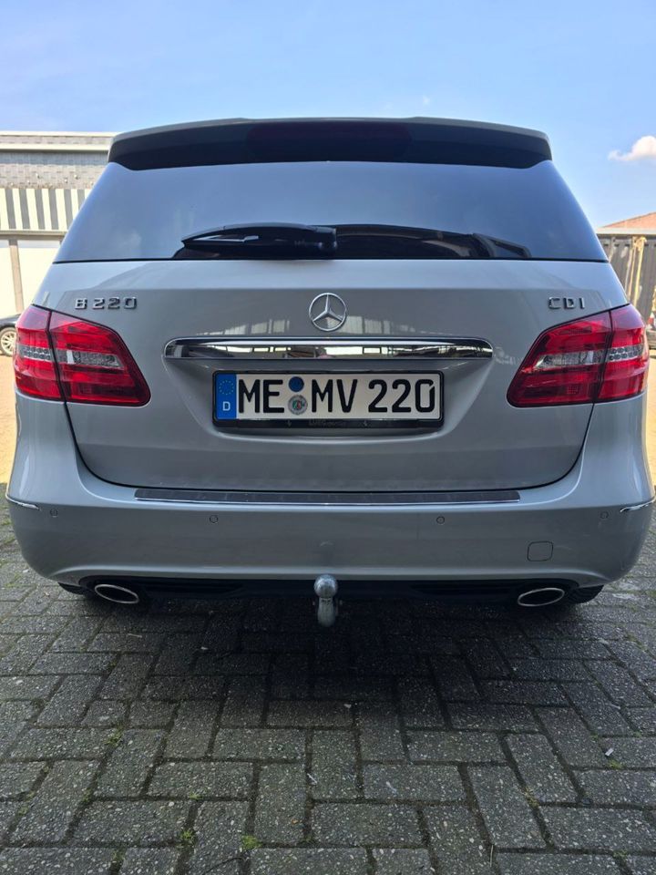 Mercedes-Benz B-Class B 220 CDI (BlueEFFICIENCY) 7G-DCT in Duisburg