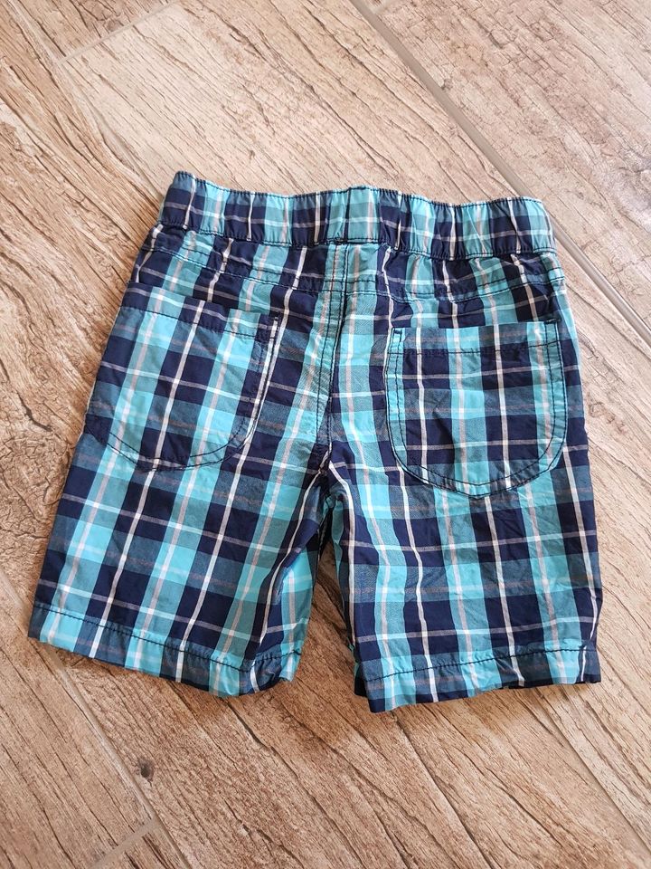 Shorts Topolino Junge 1.Hand 104 in Querfurt