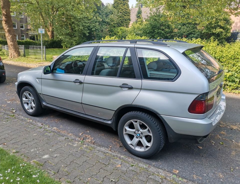 BMW E53 X5 3.0i 231 PS 2002 Schlachtfest Titansilber Metallic 354 in Bochum