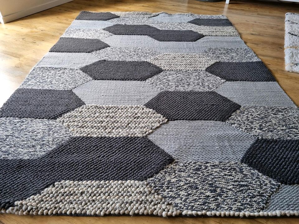 Teppich 170x240 wie neu! Wolle gewebt grau bunt in Dillenburg