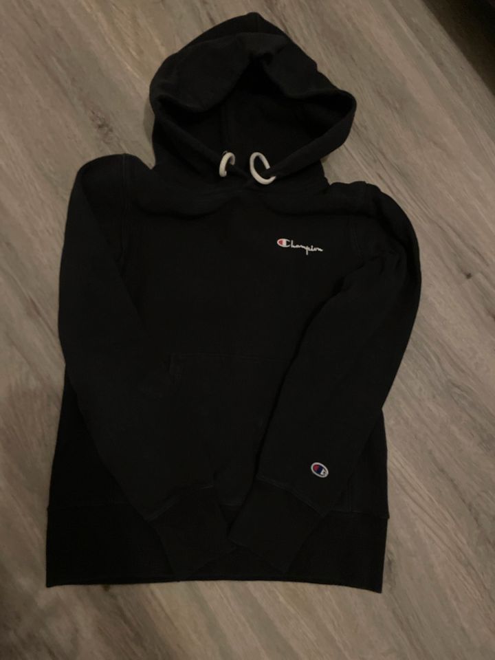 Champion Hoodie schwarz Gr.M ( 152) in Weil am Rhein