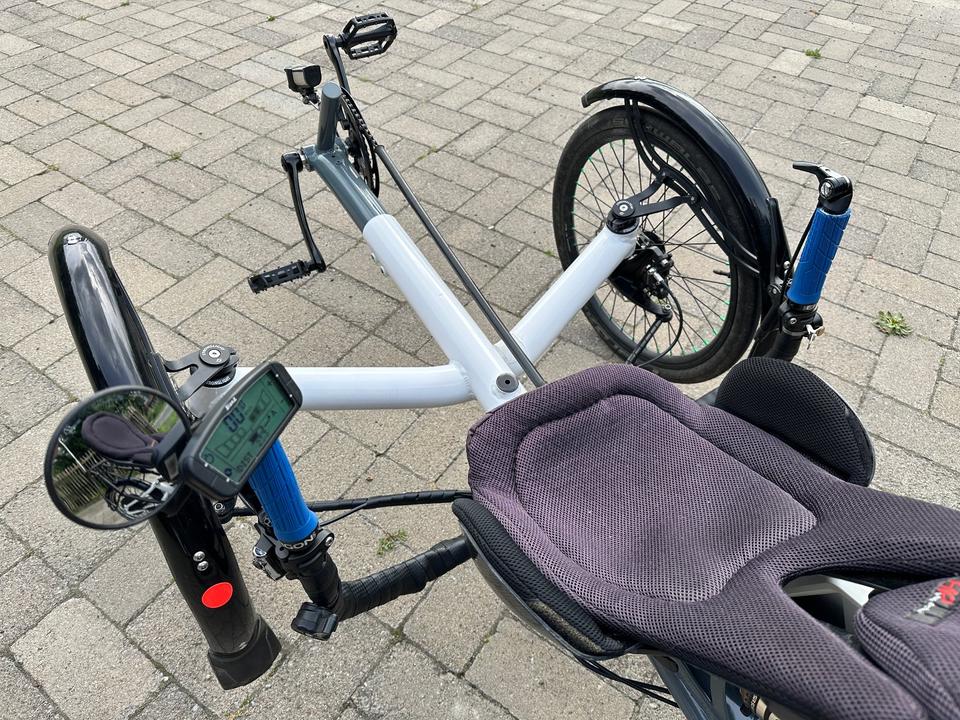 HP Velotechnik Scorpion fx 20 faltbar grau/weiss E-Trike Bionx in Bad Laer