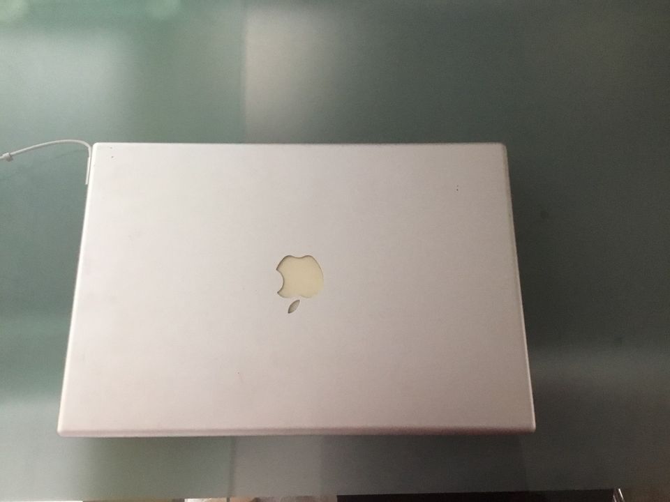 MacBook Pro, 15 Zoll, Defekt in Essen