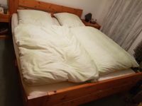 Doppelbett mit Lattenrost und 2 Nachttischkästchen von IKEA Bayern - Bad Abbach Vorschau