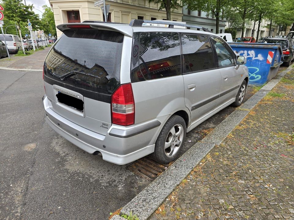 Mitsubishi Space Wagon 2,4 GDI Automatik 6 sitze in Berlin