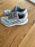 Neuwertige Adidas  Sneaker  Gr.41 (40) Nordrhein-Westfalen - Werl Vorschau