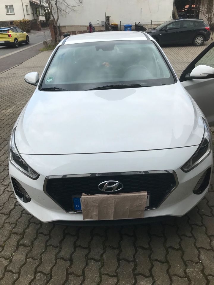Hyundai i30 Kombi 1.4 Life. Optisch und Technisch Top in Ordnung in Kassel