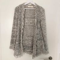 Zara Knit Cardigan mit Fransen Strick silber meliert Gr. M Baden-Württemberg - Mühlhausen-Ehingen Vorschau