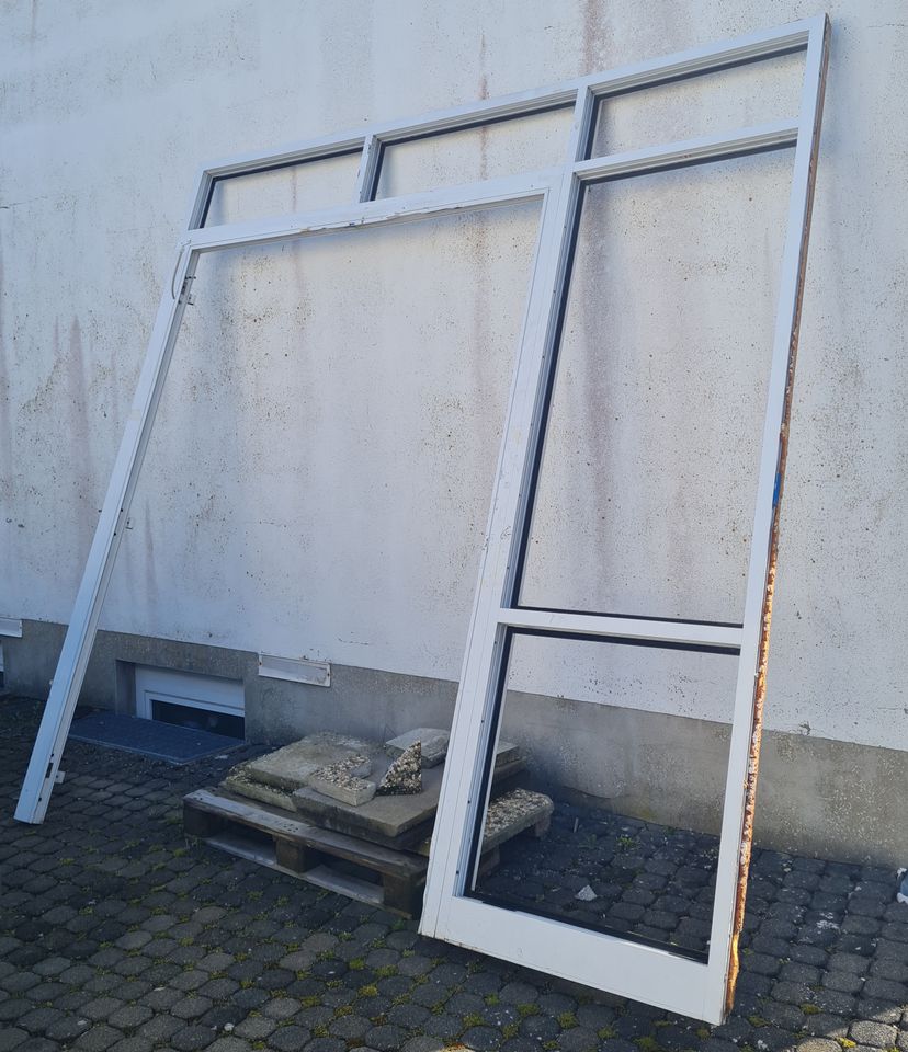 Fensterfront 3teilig mit 2teiliger Flügeltür 3x3 Metallrahmen in Dörth