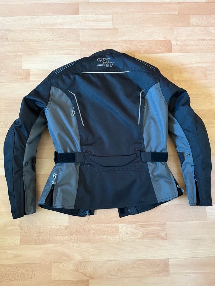 Damen Motorrad Jacke Größe 36/38 in Gieboldehausen