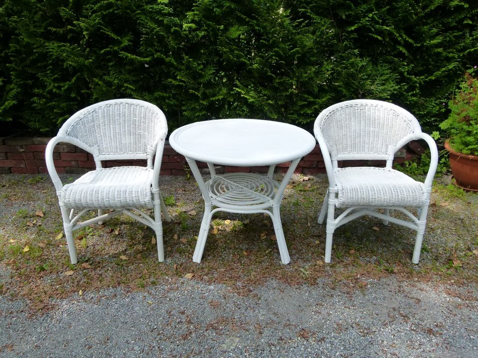 Rattan Korbgeflecht Gartenmöbel 2 Stühle Tisch Hocker Shabby Chic in