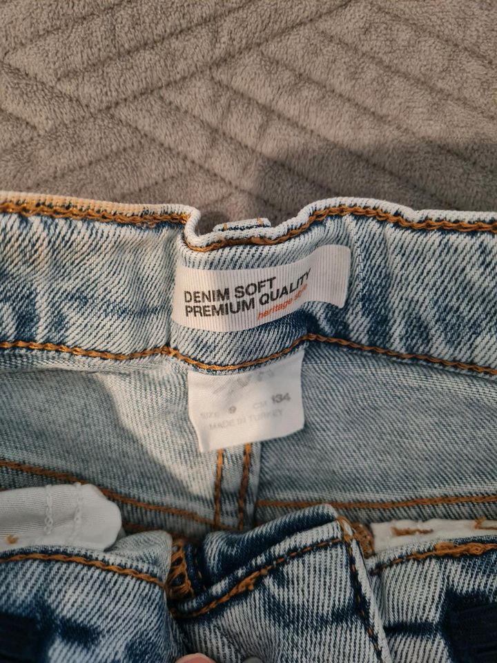 Zara Shorts Jeans Gr. 134 in Delmenhorst