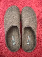 Haflinger Flair Soft Hausschuhe Filz-Pantoffel Größe 50 NEUWERTIG Hessen - Bickenbach Vorschau