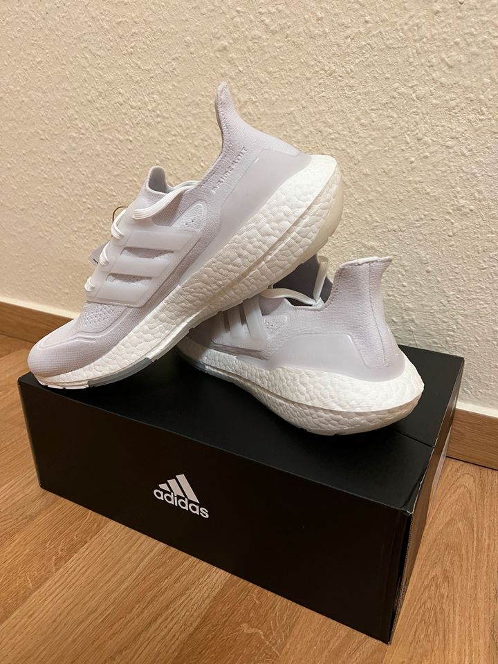 Adidas UltraBoost Laufschuh NEU & OVP GR. 43 1/3 white | weiß in Duisburg