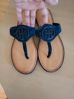 tommy Hilfiger Zehentrenner blau Gr. 39 neu!! Niedersachsen - Lachendorf Vorschau