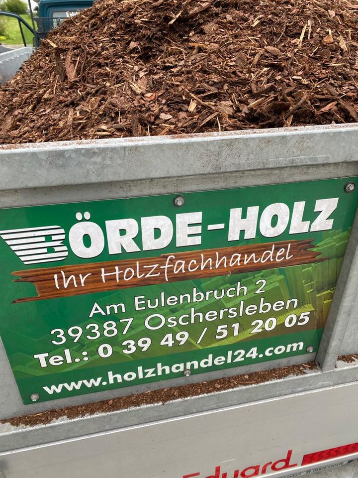 Rindenmulch Hackschnitzel Blumenbeet Garten Holzhäcksel Rinde LKW in Königslutter am Elm